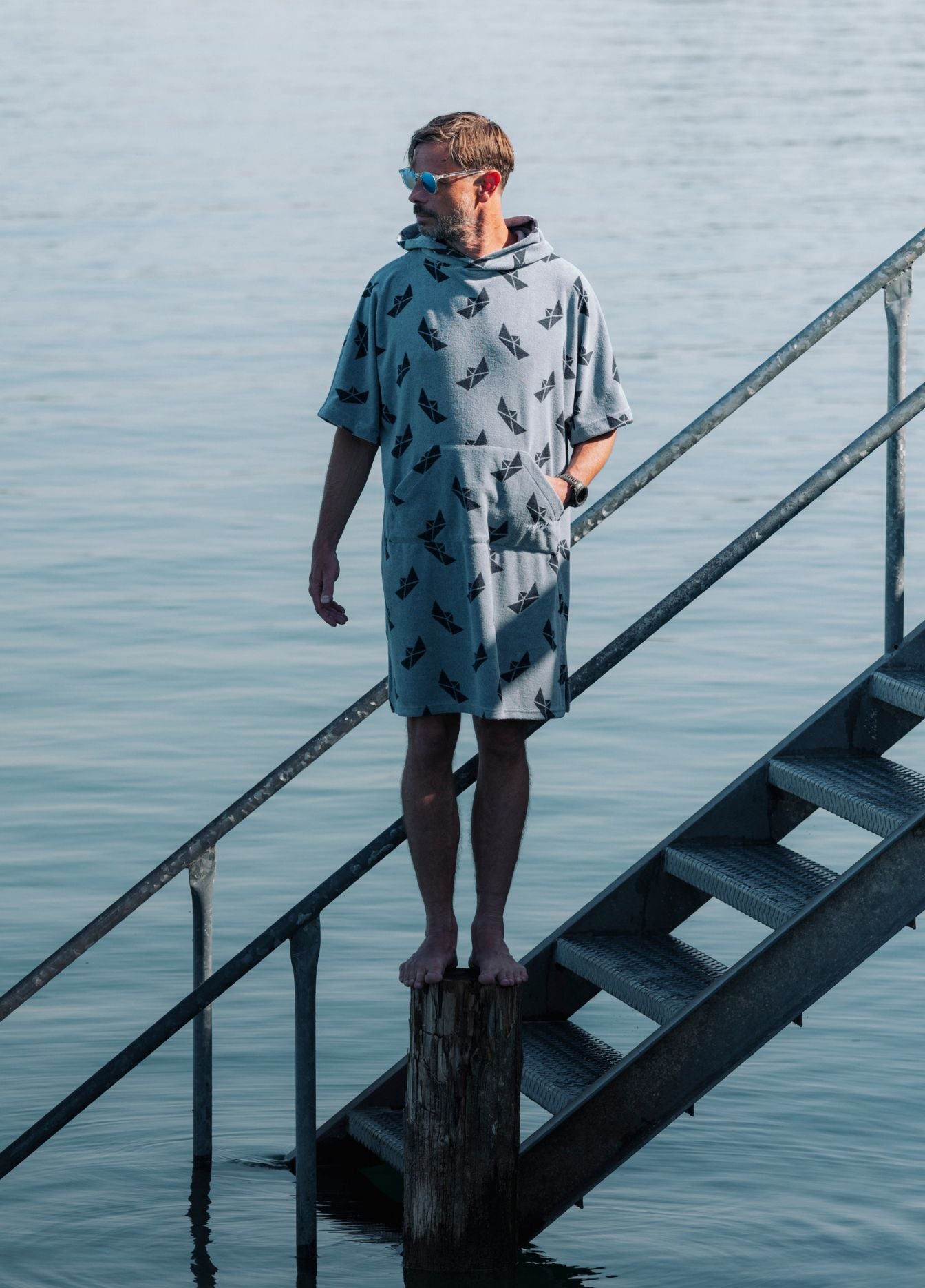 THE CAPTAIN PONCHO