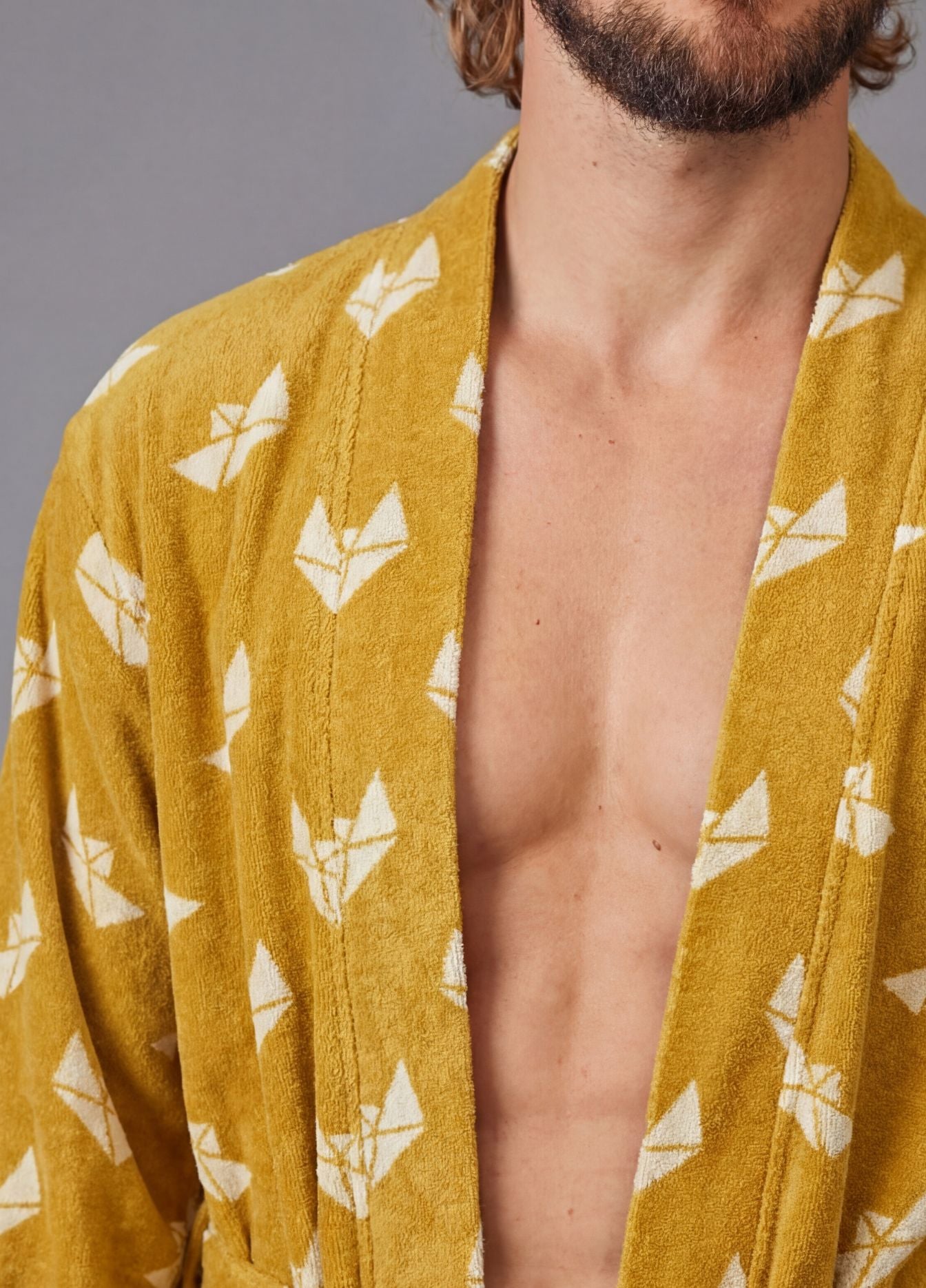 THE CAPTAIN ROBE GOLD