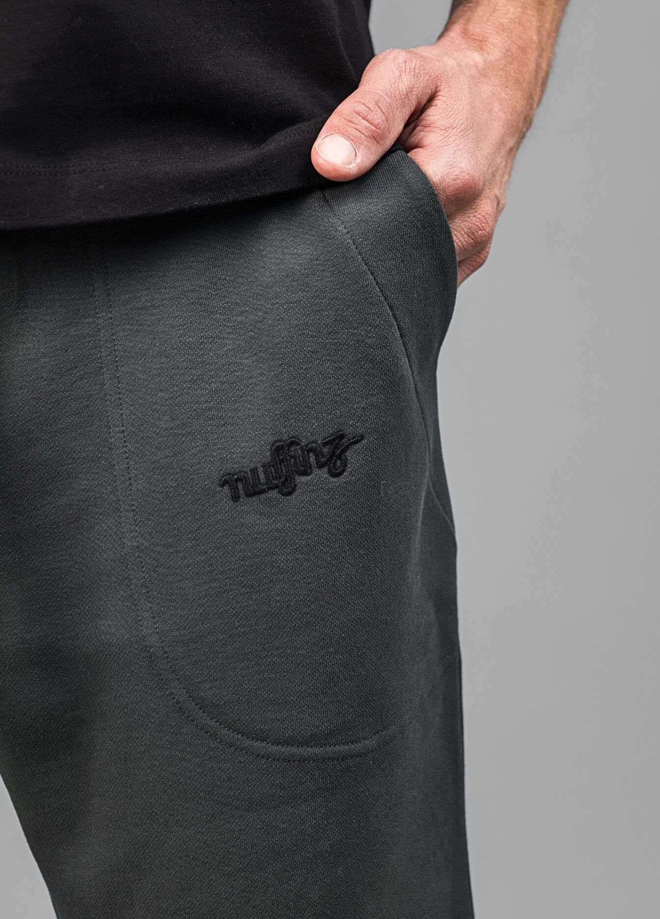 UNEXPLORED SOLID SHORTS